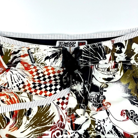 Fox Graphic Swim Suit - Picture 5 of 6